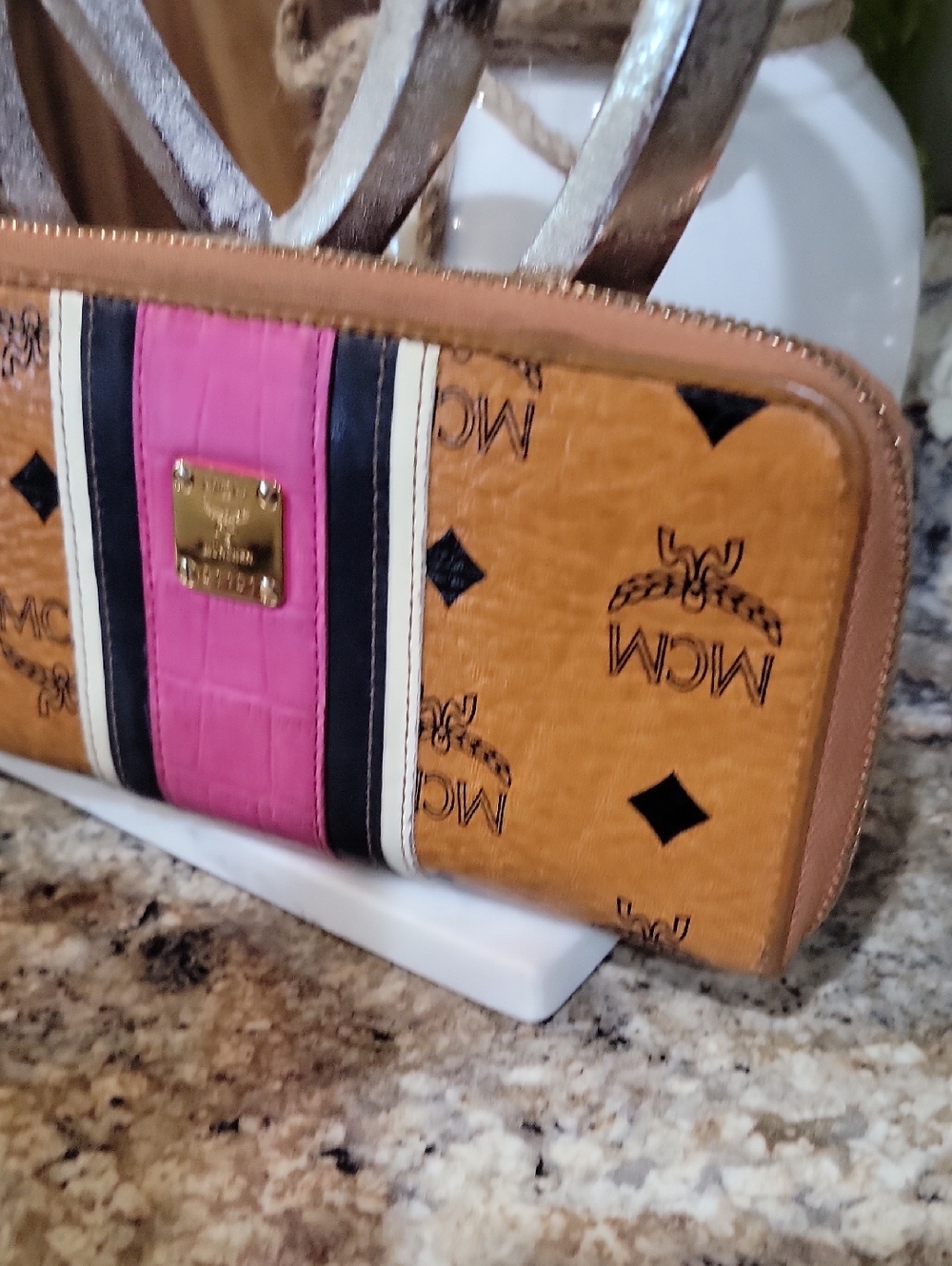 MCM Multicolor Visetos Coated Canvas and Leather Zip Around Wallet - Picture 3 of 8